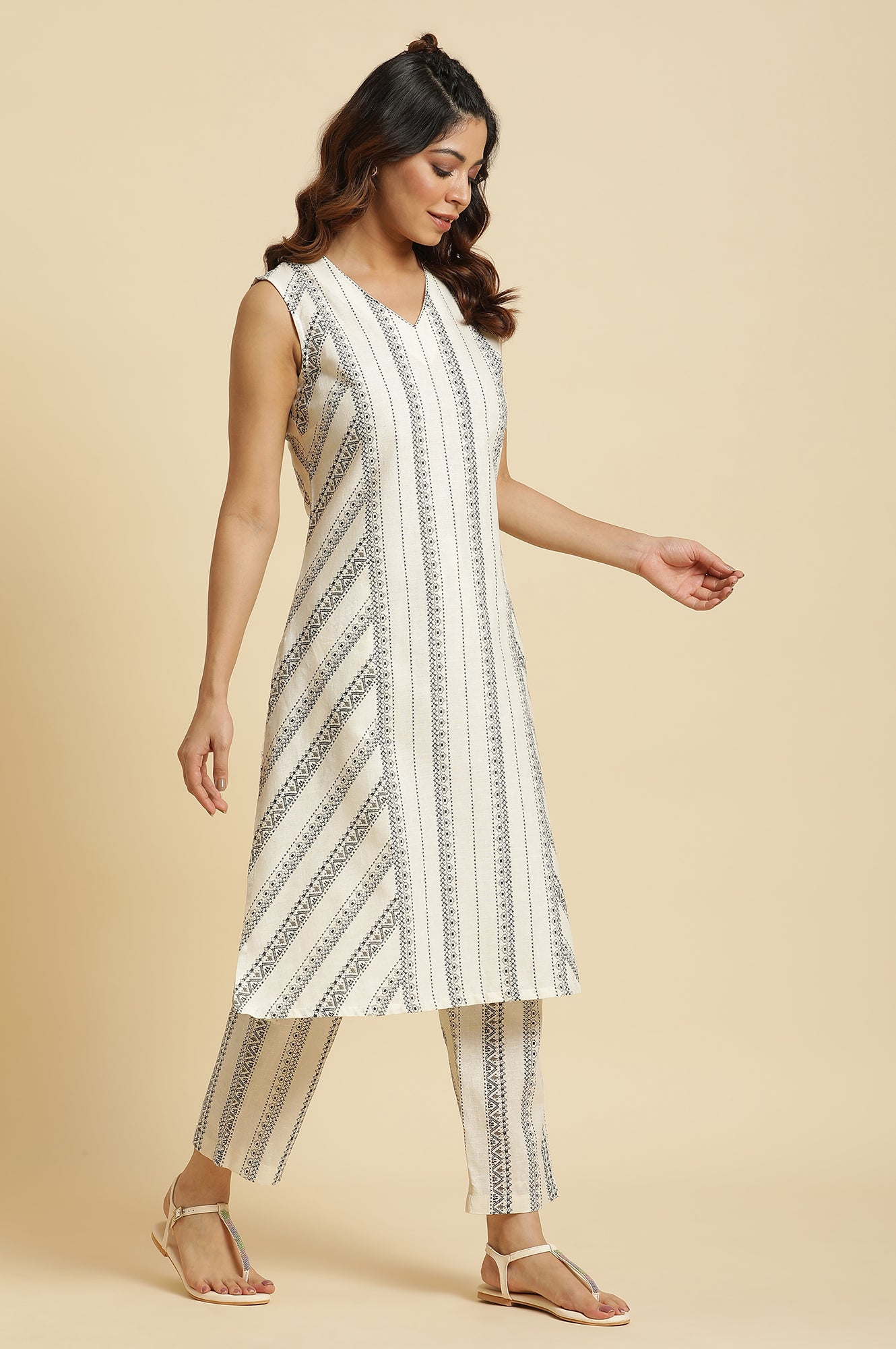 Ecru Printed Kurta & Pants Co-Ord Set With Kantha Detail - Image 5