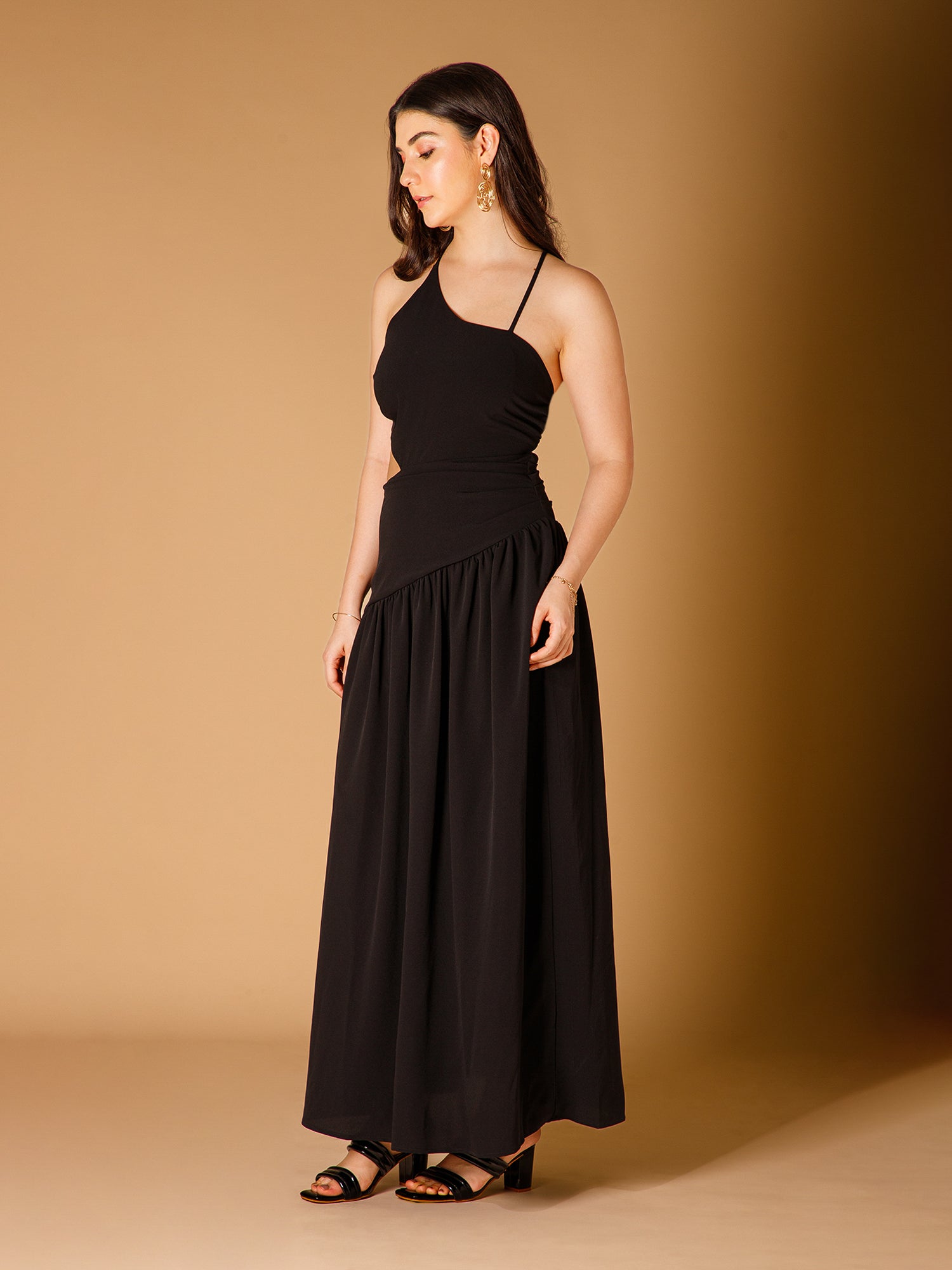 Black Solid Shoulder Straps Flared Sexy Maxi Dress - Image 2
